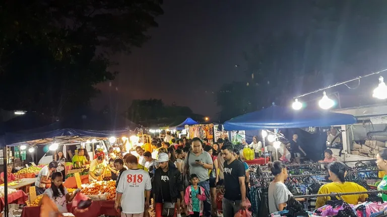 Taman Ungku Tun Aminah Pasar Malam